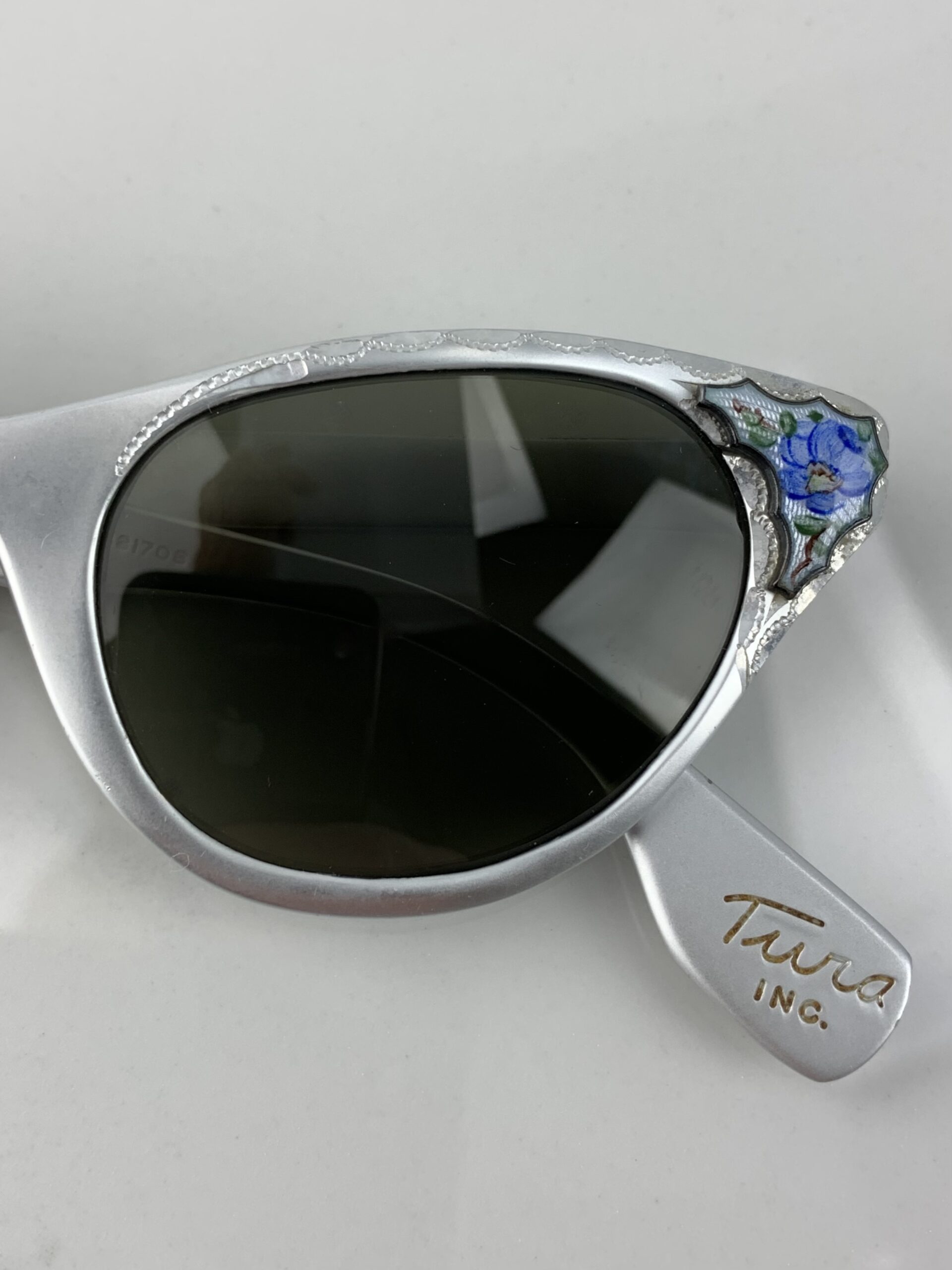 VTG 50’s 60’s TURA Silver Aluminum Cat Eye Sunglasses Atomic Silver 1950s Vintage Eyeglasses for sale | eBay main image 4